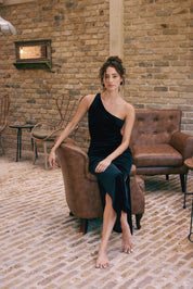 Black Velvet Maxi Dress – Elegant Evening Dress